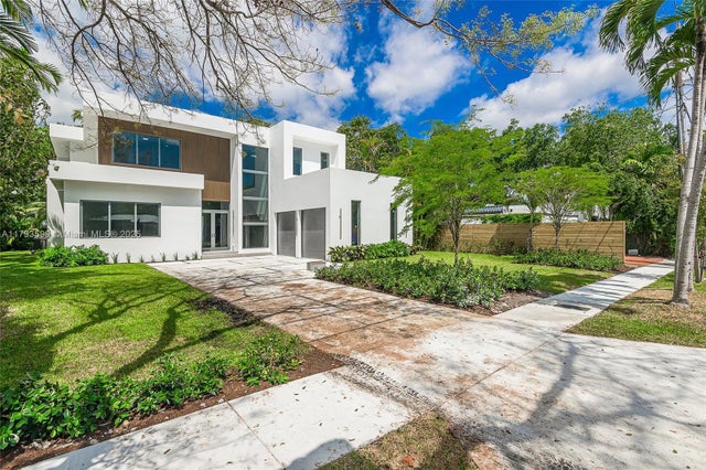 1 of 33 - 2730 Sw 17th Ave, Miami, FL