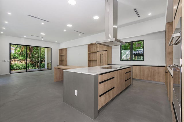 2 of 33 - 2730 Sw 17th Ave, Miami, FL