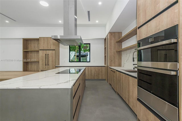 4 of 33 - 2730 Sw 17th Ave, Miami, FL