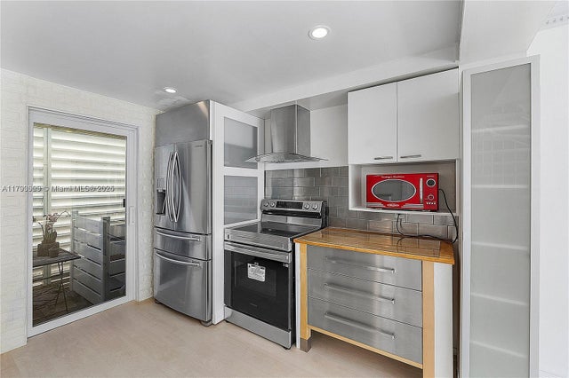 4 of 16 - 517 Ne 38th St 9, Miami, FL