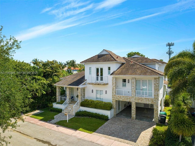 689 Glenridge Rd, Key Biscayne