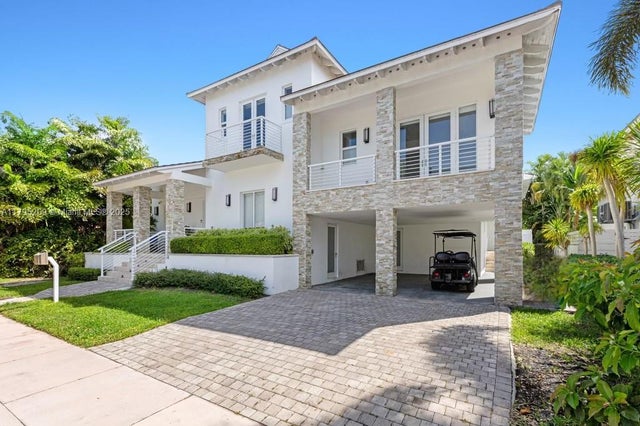 3 of 48 - 689 Glenridge Rd, Key Biscayne, FL