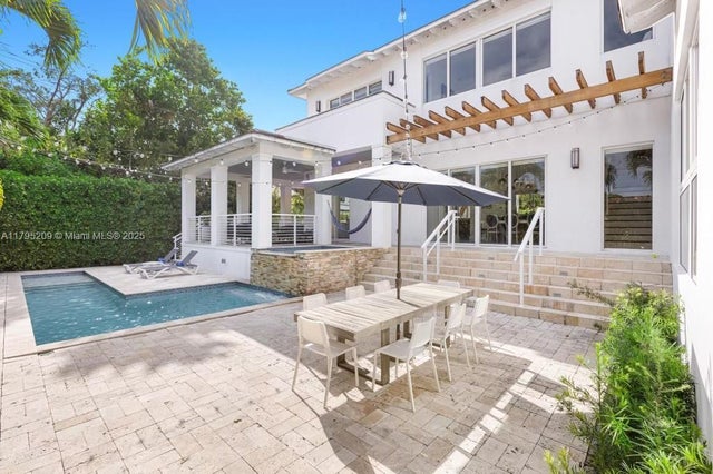 4 of 48 - 689 Glenridge Rd, Key Biscayne, FL