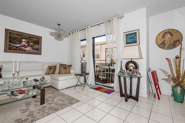 5 of 28 - 6880 Abbott Ave 212, Miami Beach, FL