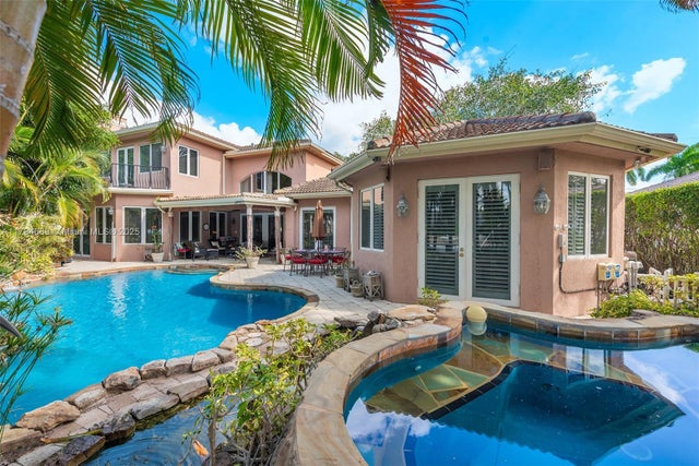 1 of 32 - 2709 Ne 16th St, Fort Lauderdale, FL