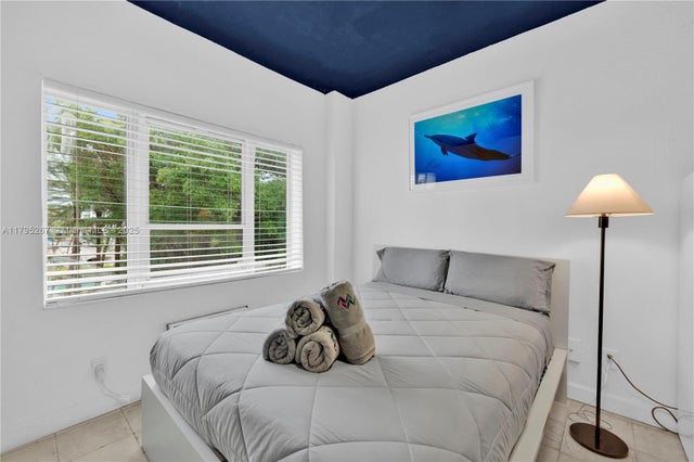4 of 16 - 255 W 24th St 302, Miami Beach, FL