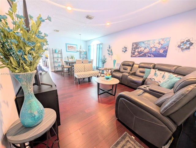 4 of 30 - 7683 Nw 19th St, Pembroke Pines, FL