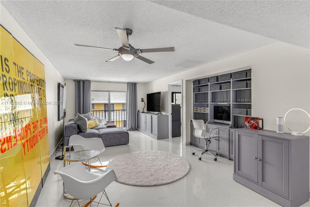 4 of 37 - 1150 Collins Ave 403, Miami Beach, FL