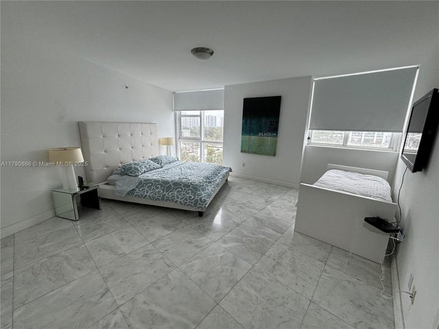 5 of 20 - 18201 Collins Ave 801, Sunny Isles Beach, FL