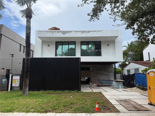 2 of 36 - 125 Sw 29th Rd, Miami, FL