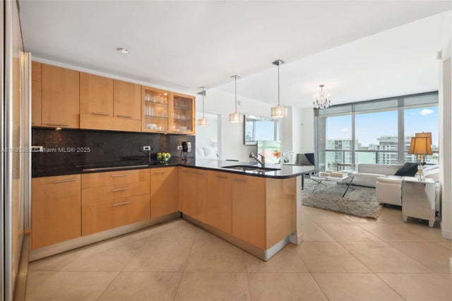 3 of 42 - 6799 Collins Ave 1106, Miami Beach, FL