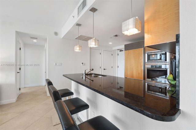 5 of 42 - 6799 Collins Ave 1106, Miami Beach, FL
