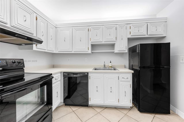 3 of 21 - 2861 Somerset Dr 104, Lauderdale Lakes, FL