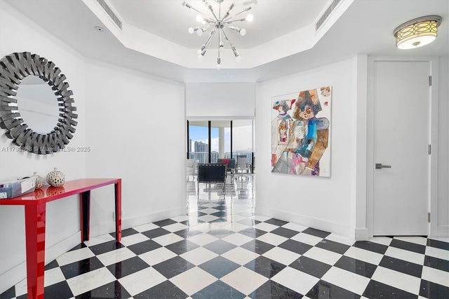 4 of 45 - 19500 Turnberry Way 20d, Aventura, FL