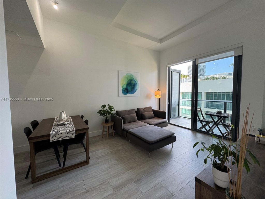 121 Ne 34th St L601, Miami