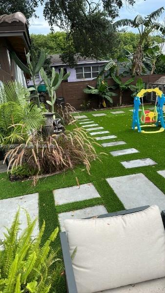 5 of 6 - 1218 Nw 41st St, Miami, FL