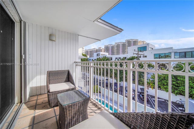 4 of 40 - 290 Sunrise Dr 3-k, Key Biscayne, FL
