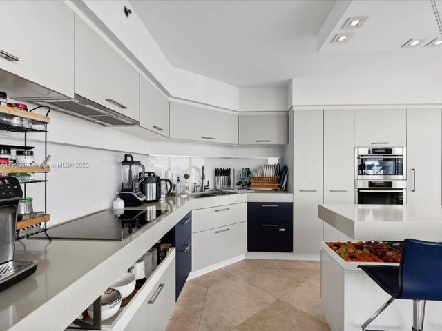 5 of 60 - 19111 Collins Ave 2805, Sunny Isles Beach, FL