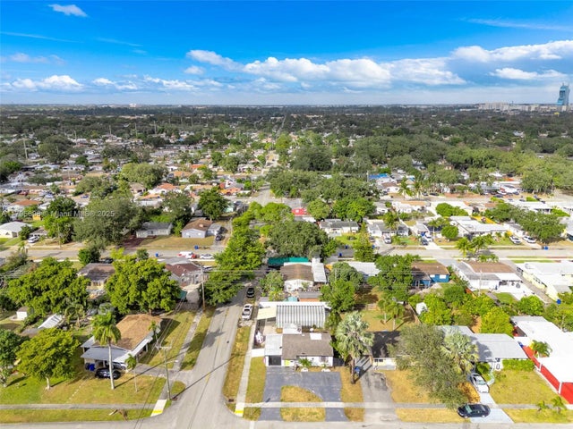 5 of 23 - 6645 Raleigh St, Hollywood, FL