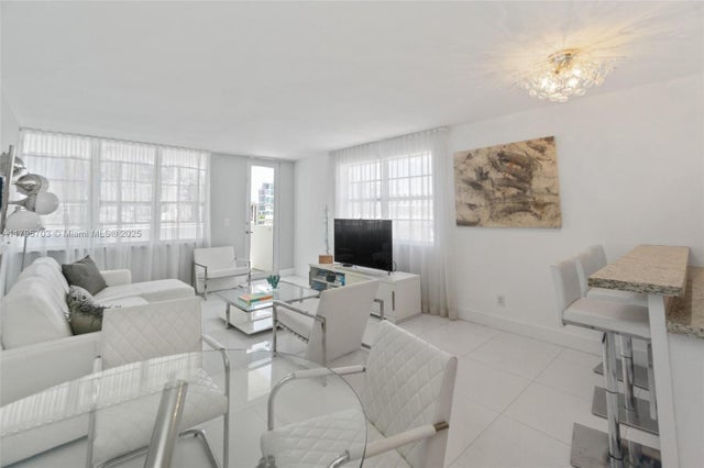 1 of 32 - 100 Lincoln Rd 611, Miami Beach, FL