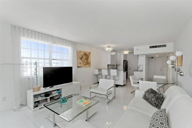 3 of 32 - 100 Lincoln Rd 611, Miami Beach, FL