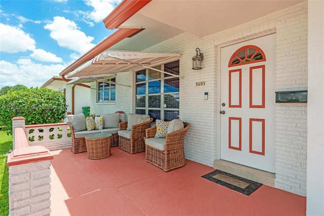 3 of 34 - 5803 Nw 84th Ave, Tamarac, FL