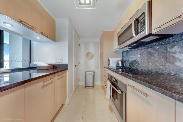 5 of 17 - 6801 Collins Ave 1111, Miami Beach, FL