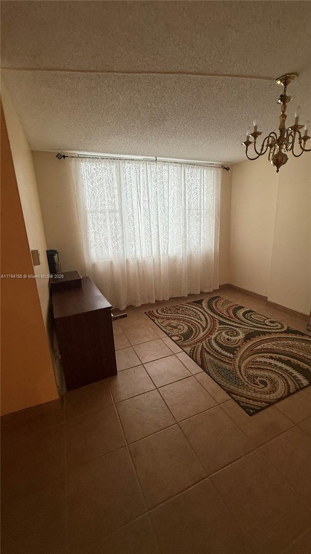 5 of 12 - 4330 Hillcrest Dr 214, Hollywood, FL