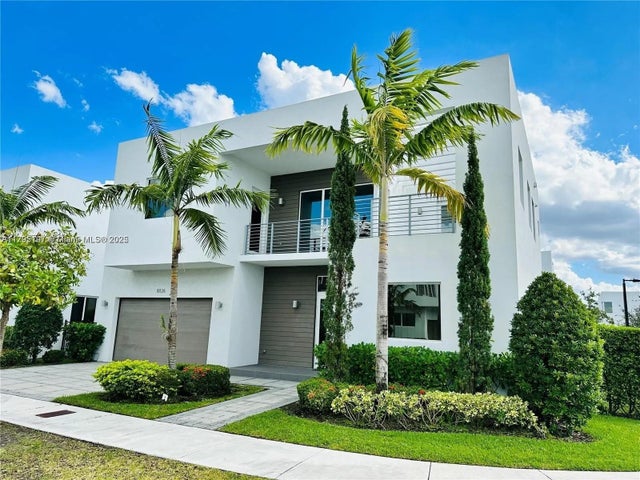 3 of 46 - 10126 Nw 76th Ter, Doral, FL