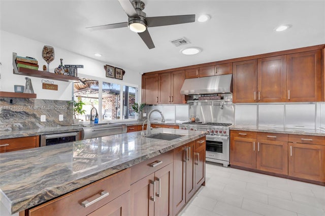 5 of 43 - 2108 Ne 124th St, North Miami, FL