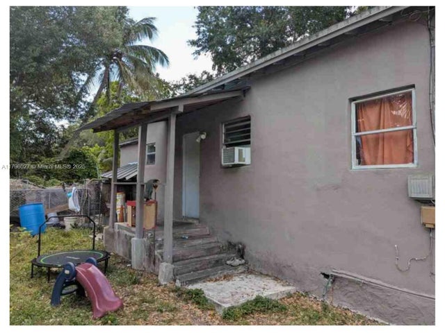 5 of 23 - 5511 Nw 4th Ave, Miami, FL
