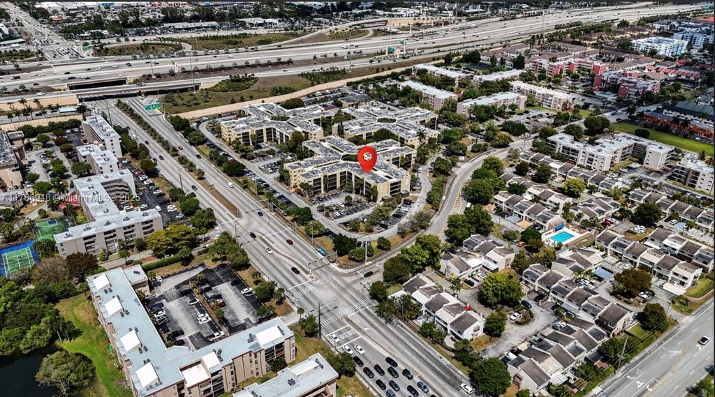 8635 Nw 8th St 101, Miami