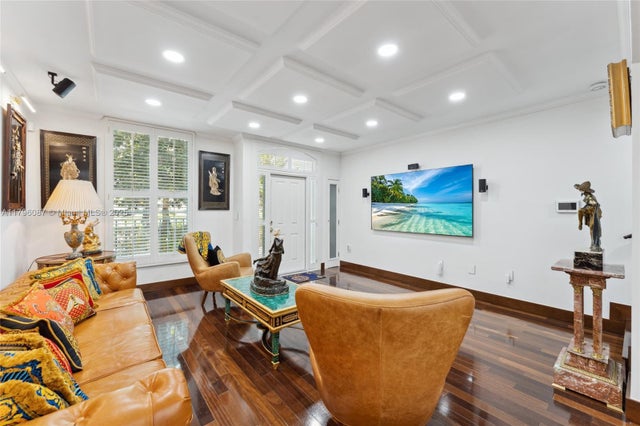 5 of 36 - 614 Valencia Ave 103, Coral Gables, FL