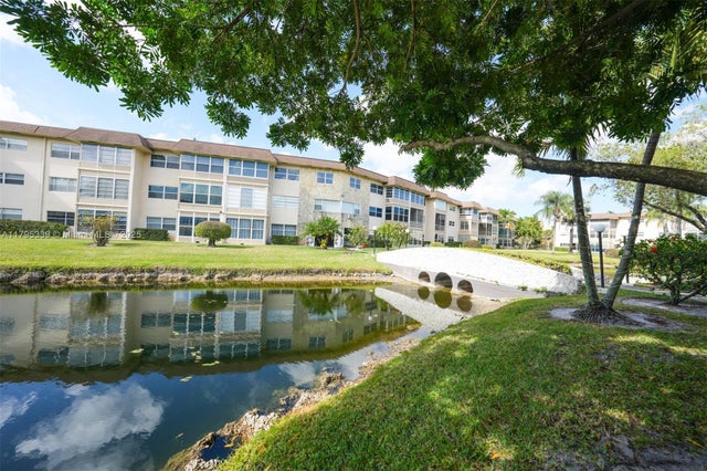 3 of 28 - 4700 Nw 35th St 408, Lauderdale Lakes, FL