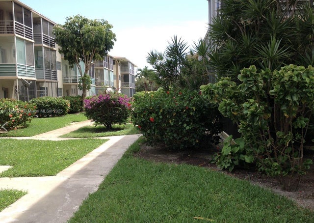3 of 20 - 16901 Ne 13th Ave 209, Miami, FL