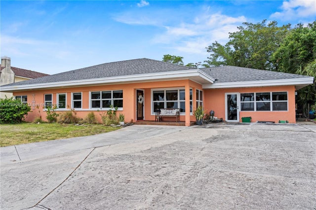 1 of 40 - 8907 S Indian River Dr, Fort Pierce, FL