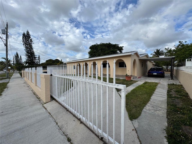 2 of 36 - 4701 Sw 104th Ct, Miami, FL