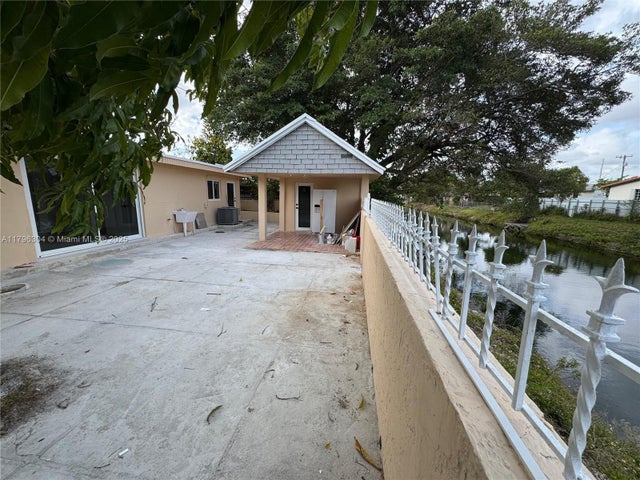 3 of 36 - 4701 Sw 104th Ct, Miami, FL