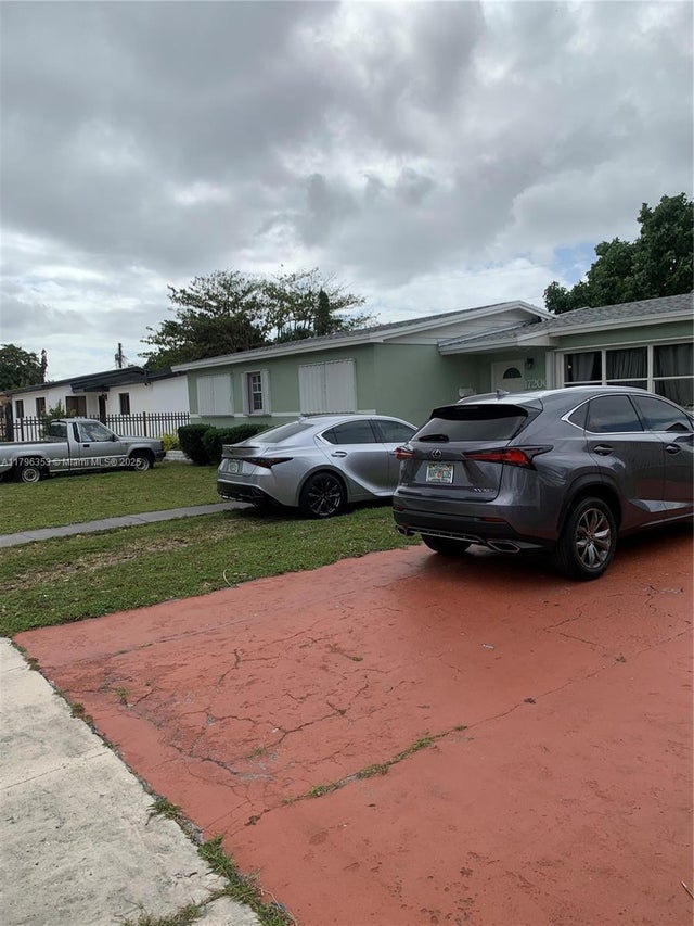 4 of 16 - 17200 N Miami Ave, Miami, FL