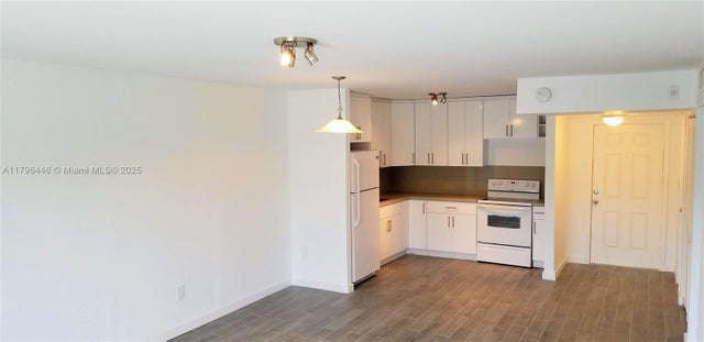 1 of 32 - 15205 Ne 6th Ave D204, Miami, FL
