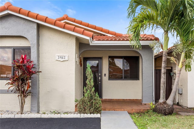 2 of 36 - 2462 W 65th St, Hialeah, FL