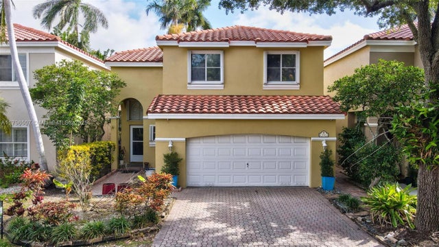 1 of 75 - 1741 E Trafalgar Cir, Hollywood, FL