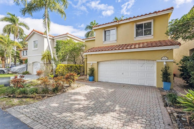 2 of 75 - 1741 E Trafalgar Cir, Hollywood, FL