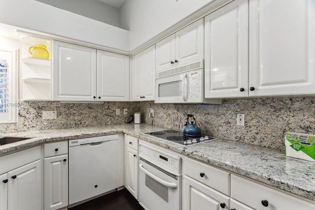 4 of 75 - 1741 E Trafalgar Cir, Hollywood, FL