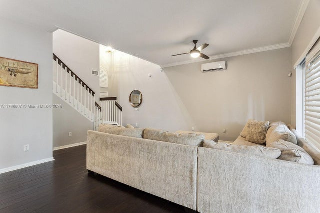 5 of 75 - 1741 E Trafalgar Cir, Hollywood, FL