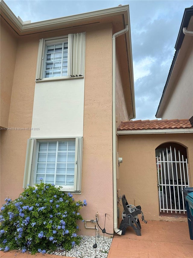 2 of 33 - 16263 Sw 97th St 16263, Miami, FL