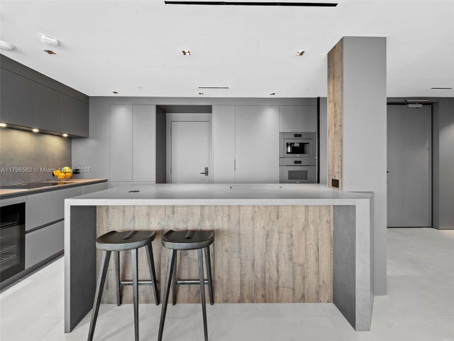 4 of 40 - 3101 S Ocean Dr 2905, Hollywood, FL