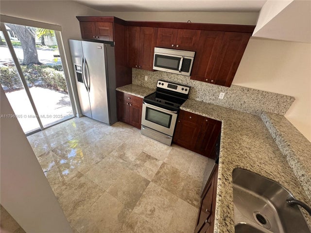3 of 13 - 878 Crystal Lake Dr, Deerfield Beach, FL