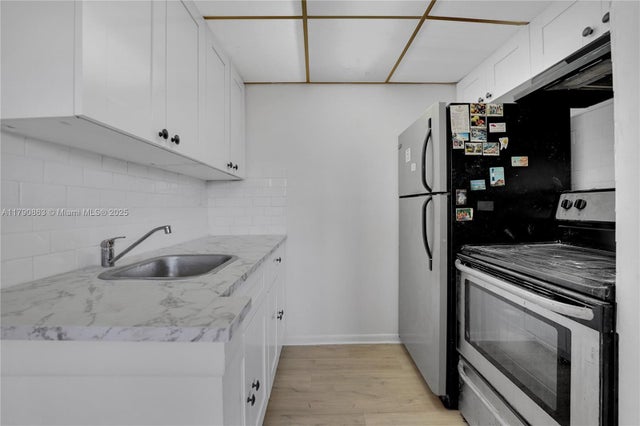 5 of 33 - 2145 Pierce St 418, Hollywood, FL