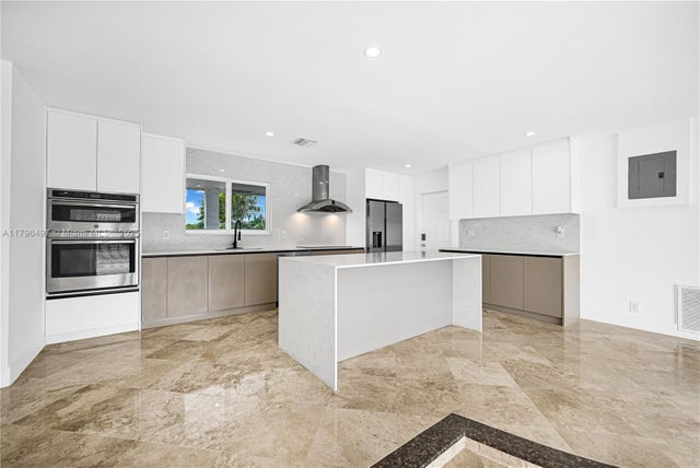 3 of 42 - 5510 Ne 18th Ave, Fort Lauderdale, FL